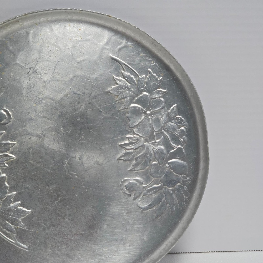 Vintage 1940s 1950s Aluminum Round Serving Tray 11 in Embossed Floral - Picture 3 of 8
